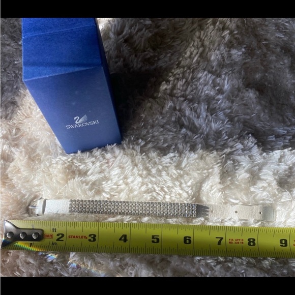 Swarovski - Picture 8 of 9